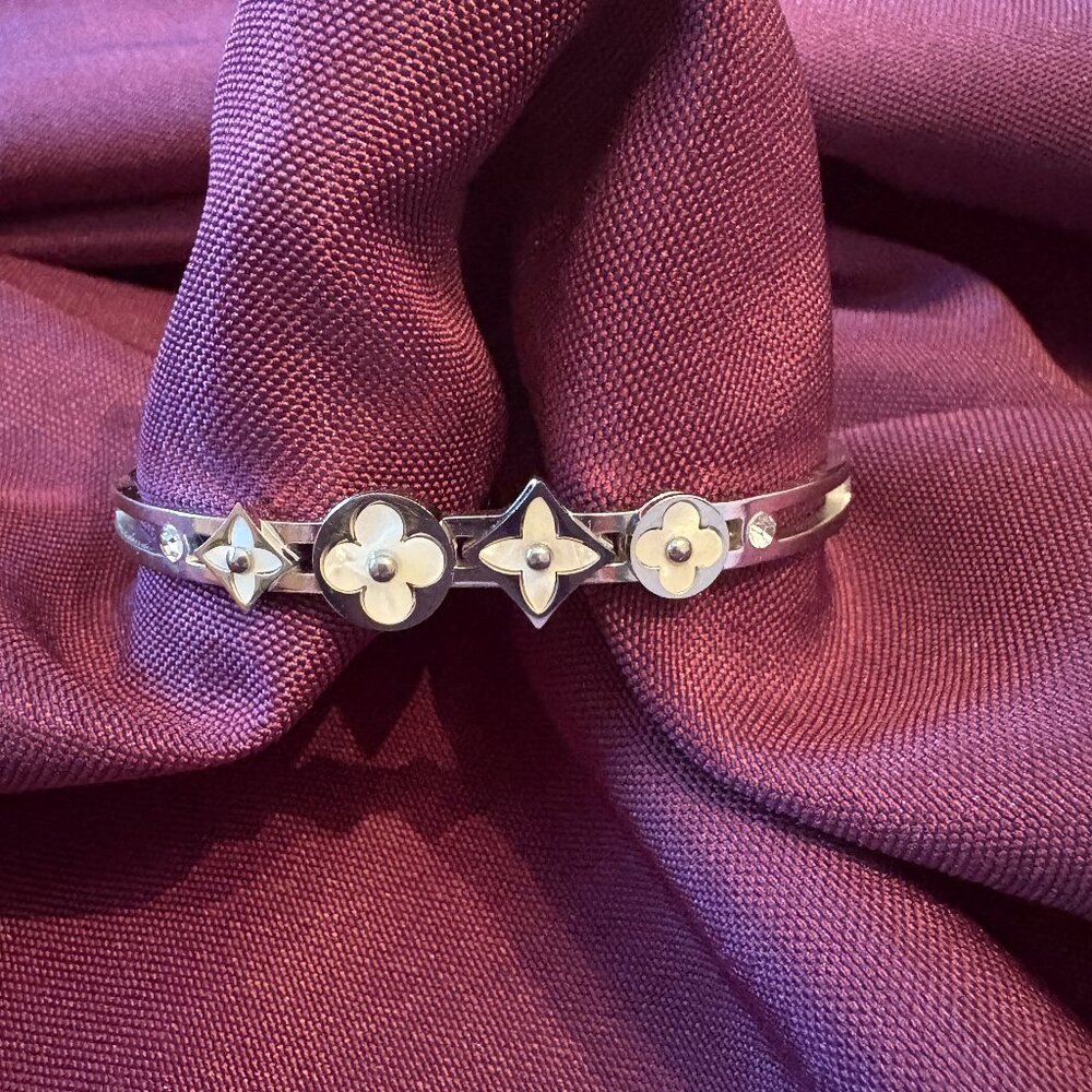 Flower Bangle Bracelet | Mother-of-Pearl & Silver-Tone Metal